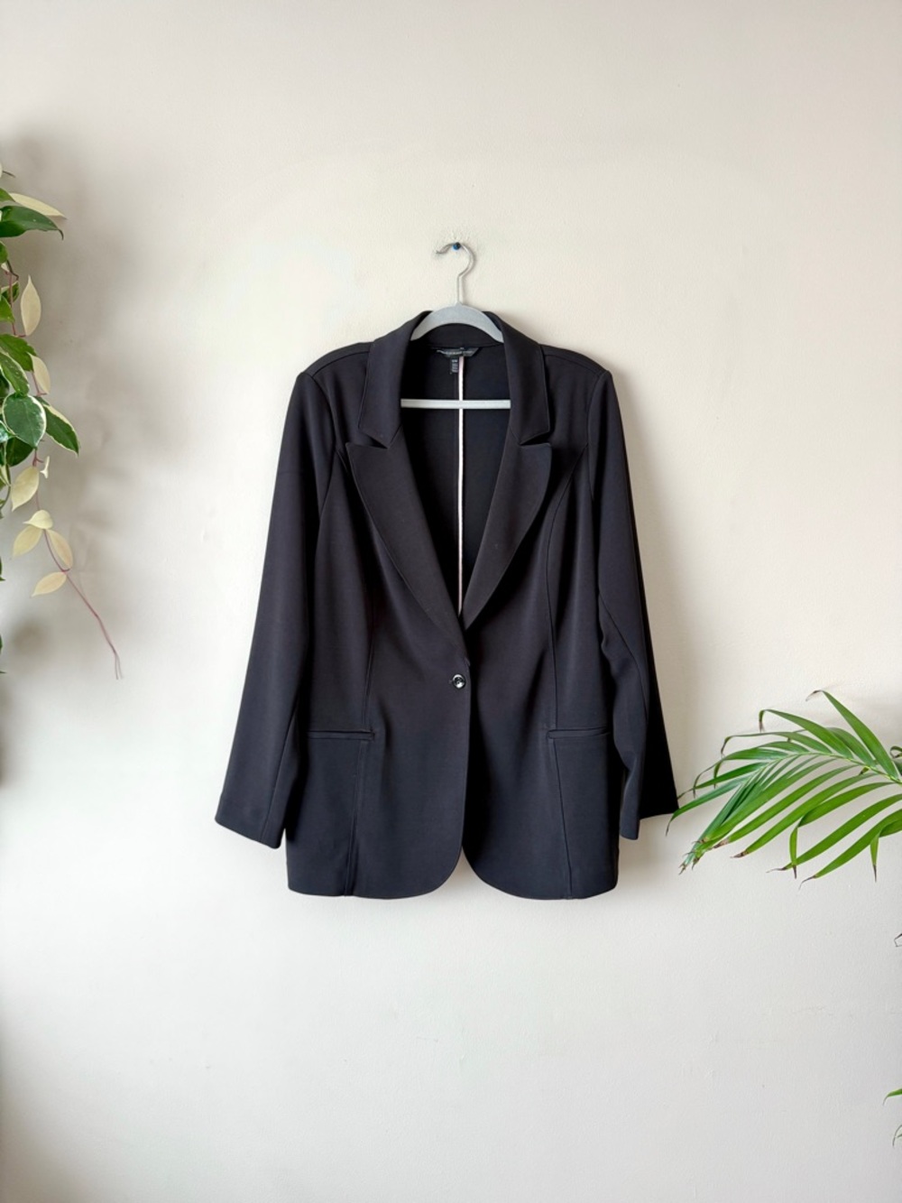 WHBM one button blazer black 22W‎